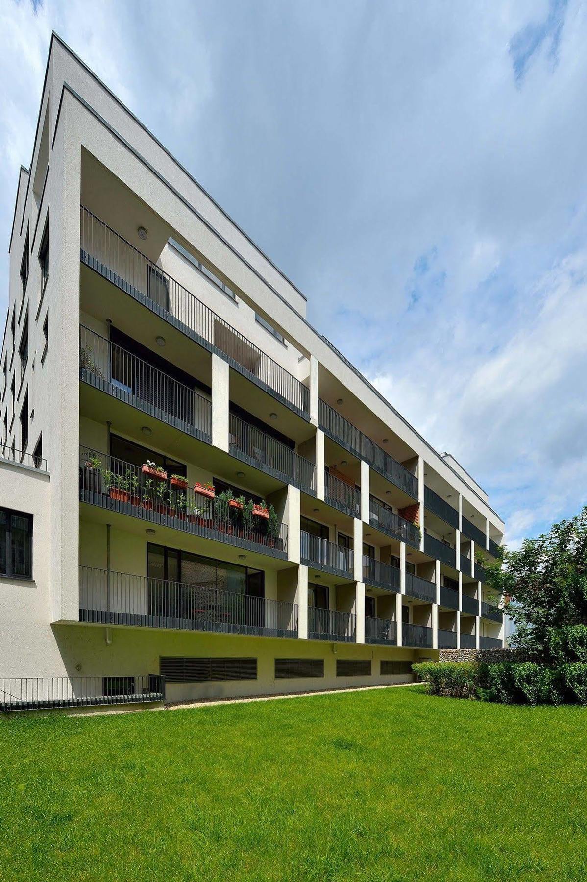 Ambiente Serviced Apartments - Dunajska Bratislava Exterior photo