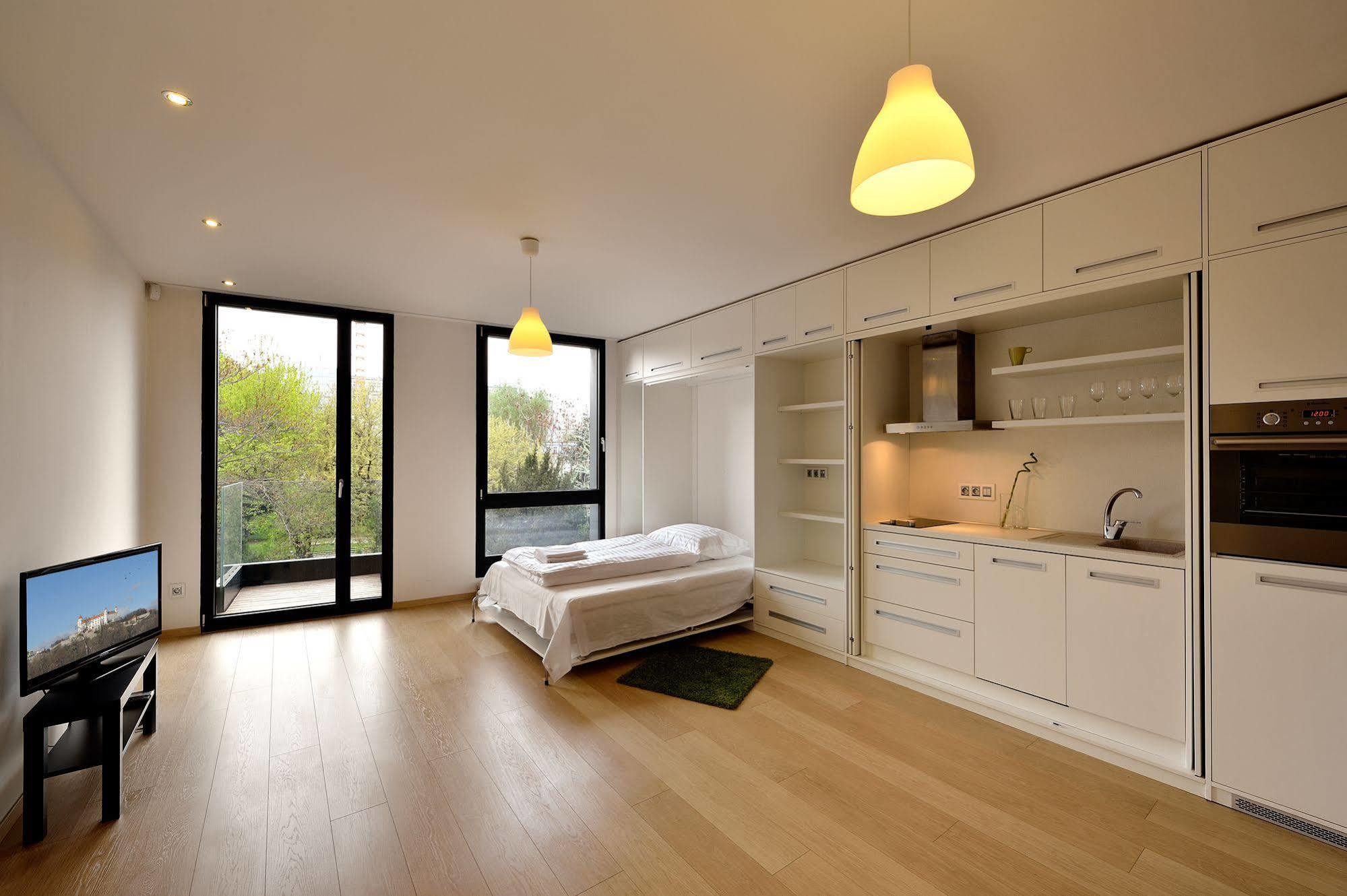 Ambiente Serviced Apartments - Dunajska Bratislava Exterior photo