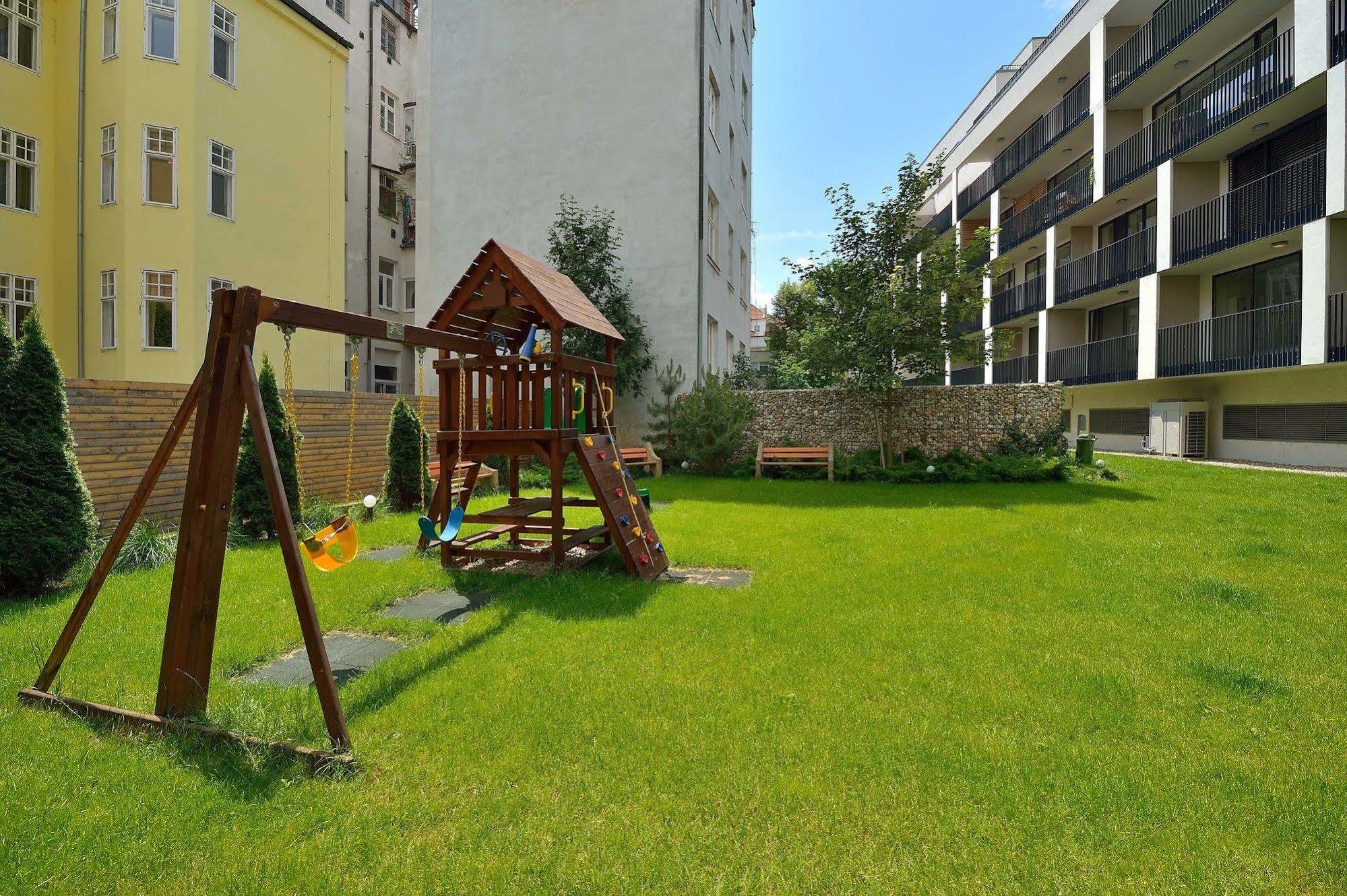 Ambiente Serviced Apartments - Dunajska Bratislava Exterior photo