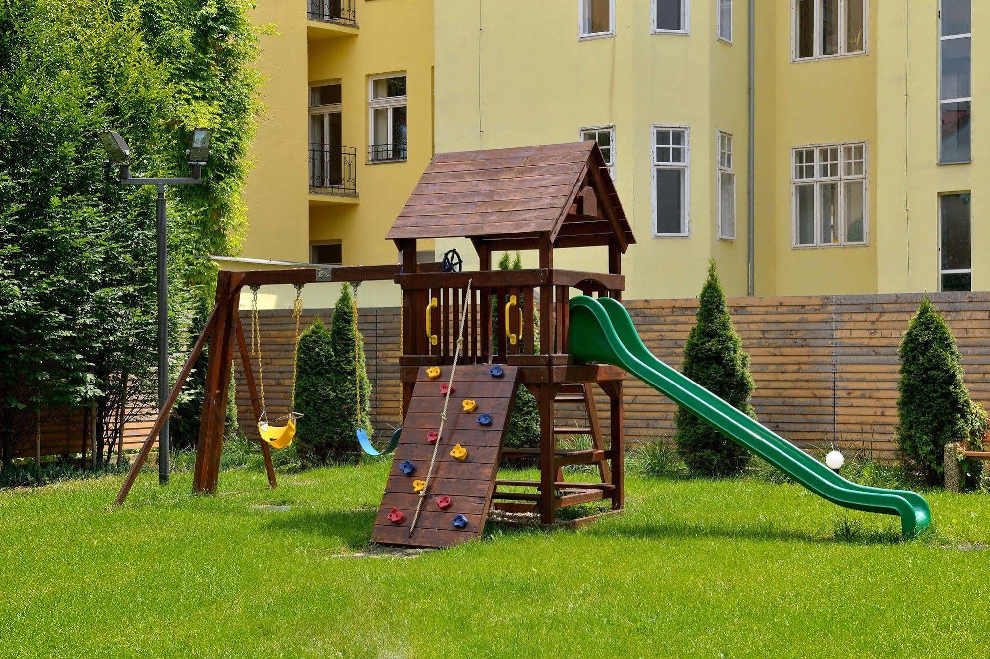 Ambiente Serviced Apartments - Dunajska Bratislava Exterior photo